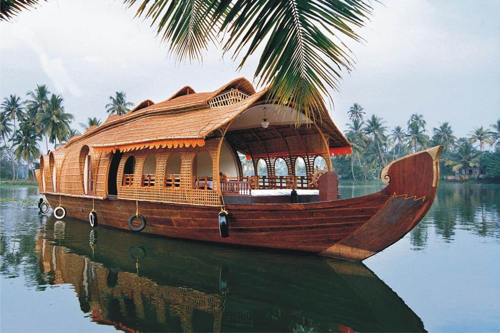 3 Nights / 4 Days - Munnar 02N + Alleppey 01N